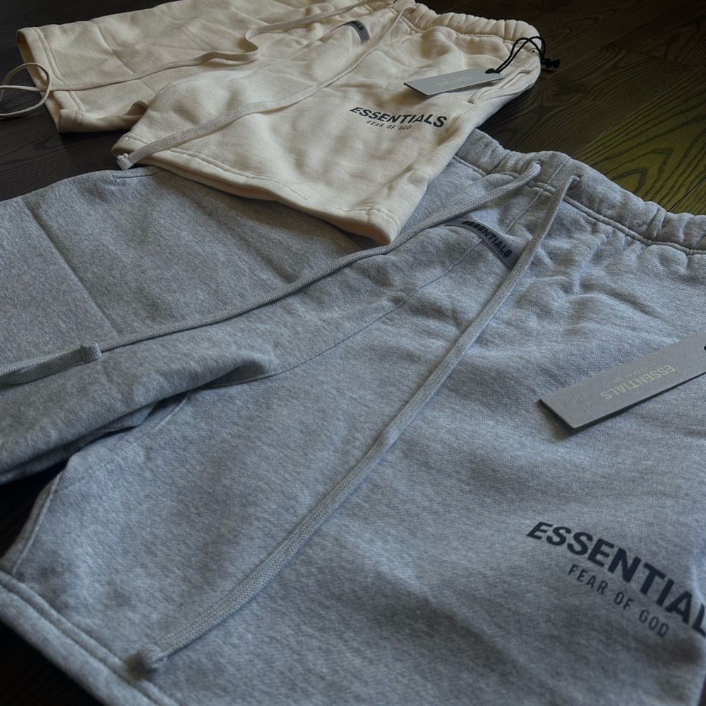AUTHENTIC Essentials Men Shorts
